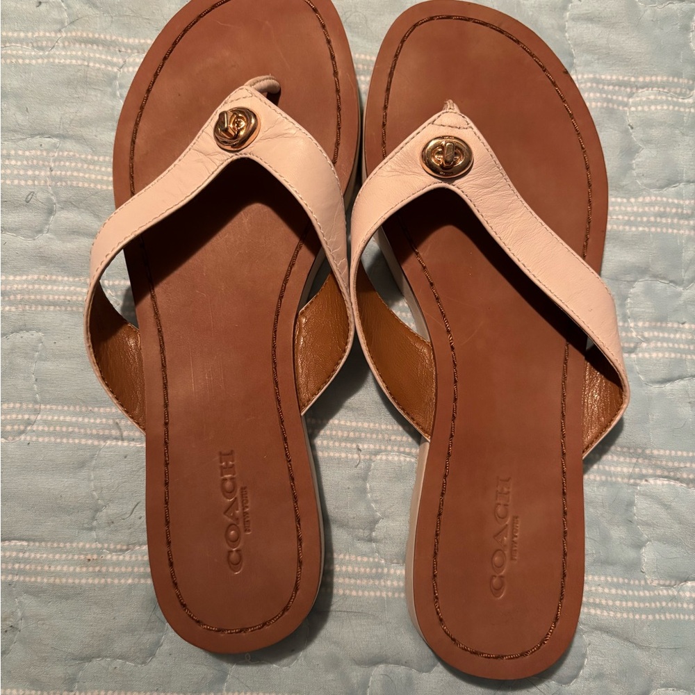 Coach Women's Cream  Shelly Signature Turn lock Thong Flip Flops Sandals 6B